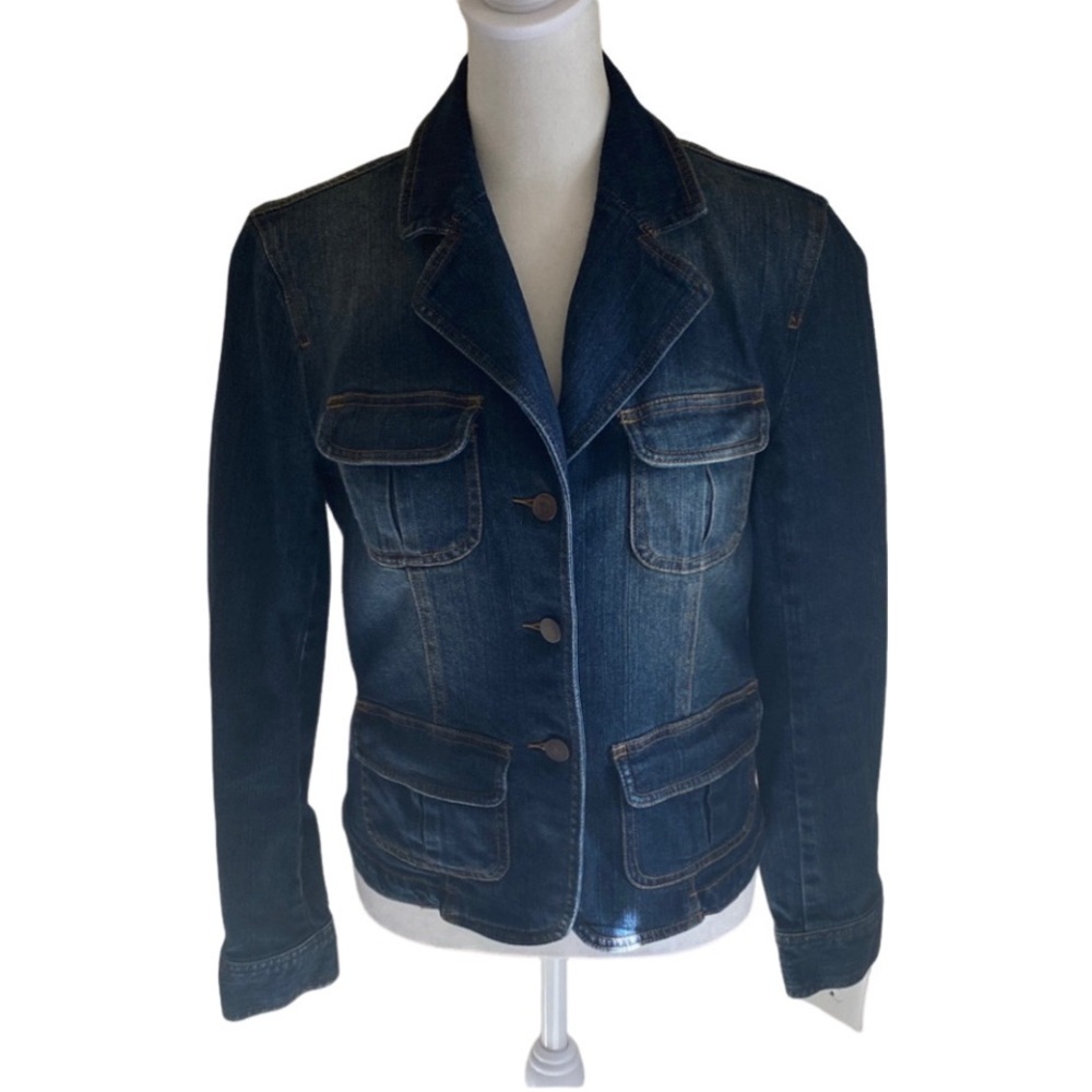 Willi Smith Denim Fitted Button-up Jean Jacket. Size 6. 98% Cotton.